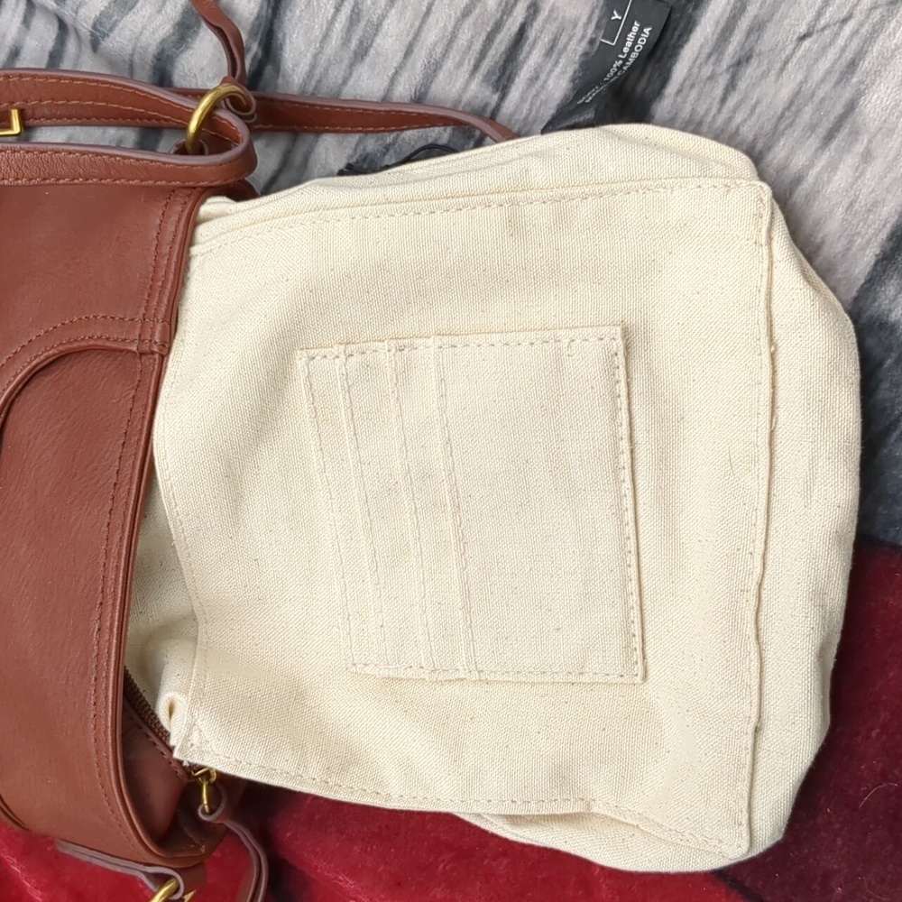 Margo leather crossbody - Picture 5 of 10